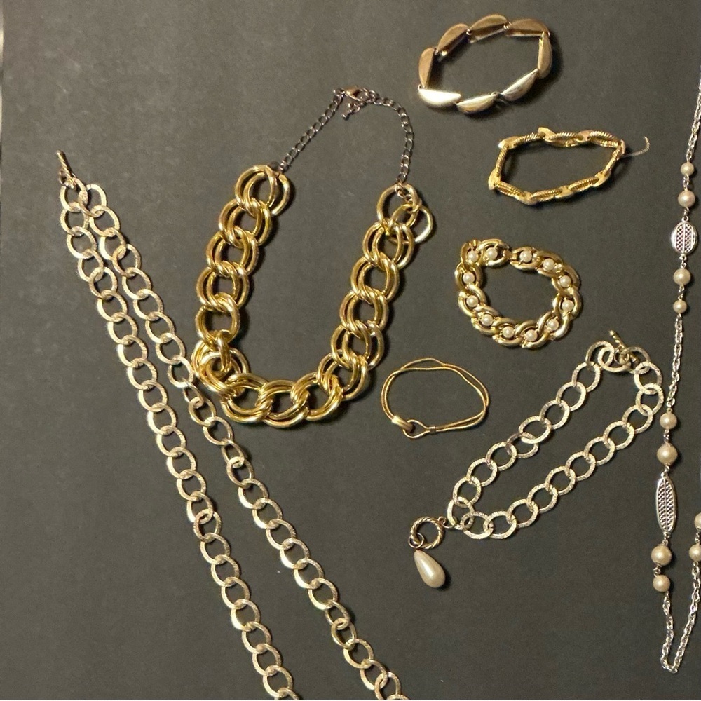 Vintage Gold Tone Statement Chain & Pearl Jewelry Lot Bold Classic - Picture 3 of 7